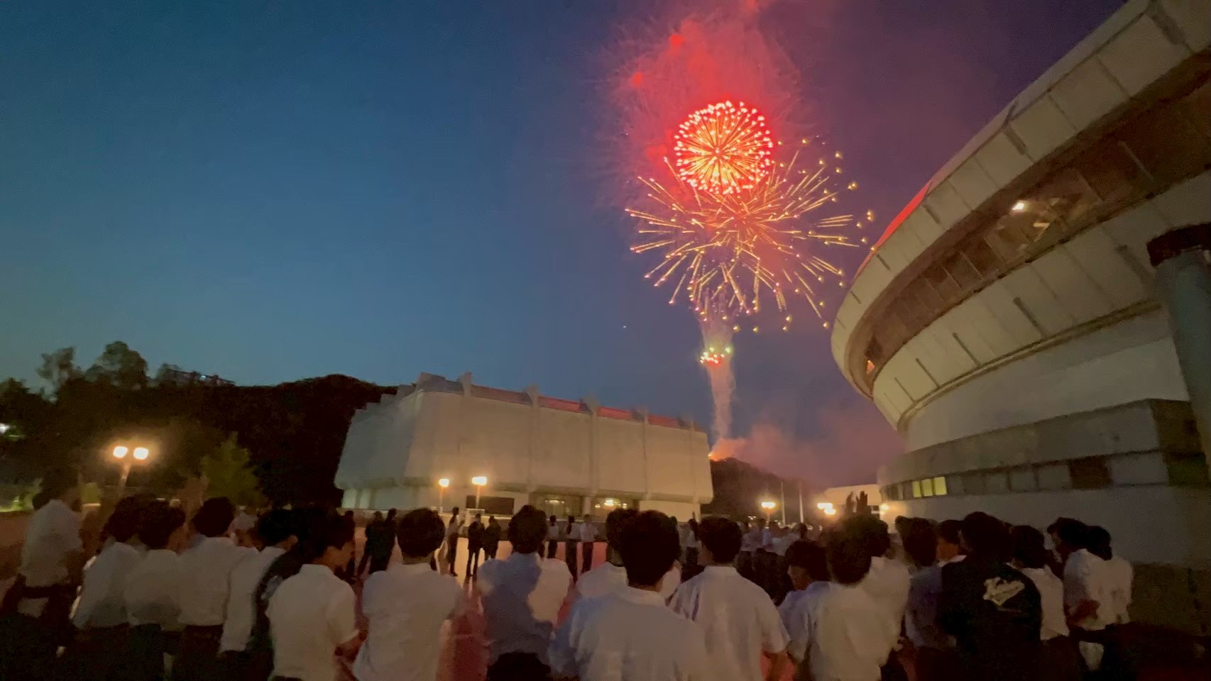 関関戦のスローガン
